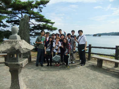 One year after the 2011 tsunami, CNU students visited Tohoku Pharmaceutical University and take a photo at a scenic spot in Sendai City.