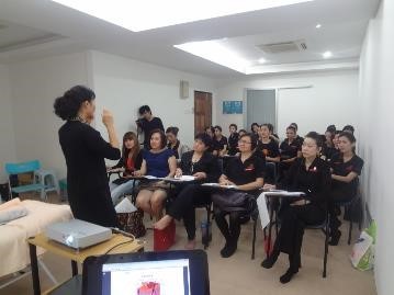 Professor Xu You-Fei giving a lecture