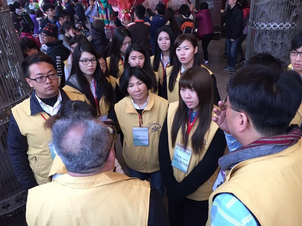 應外系蔡鉦皓同學擔任台南鹿耳門媽祖廟80多位外賓參訪之外語接待人員