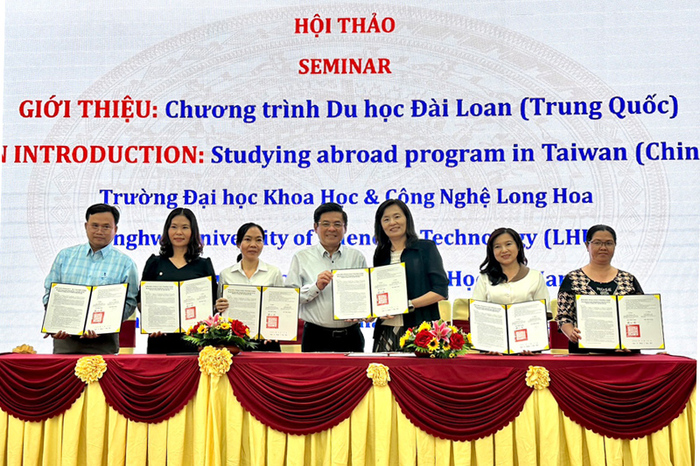 嘉南藥理大學與越南當地10所高中簽訂策略聯盟合作協議書