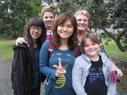 2012澳洲學遊學團與寄宿家庭合影