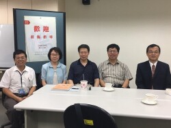 2017 Professor Yun-Zhi, Wang from Zhengzhou University  (middle) gave a speech.