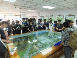 Students and teachers visit the Anping Water Resource Recycling Center in Tainan