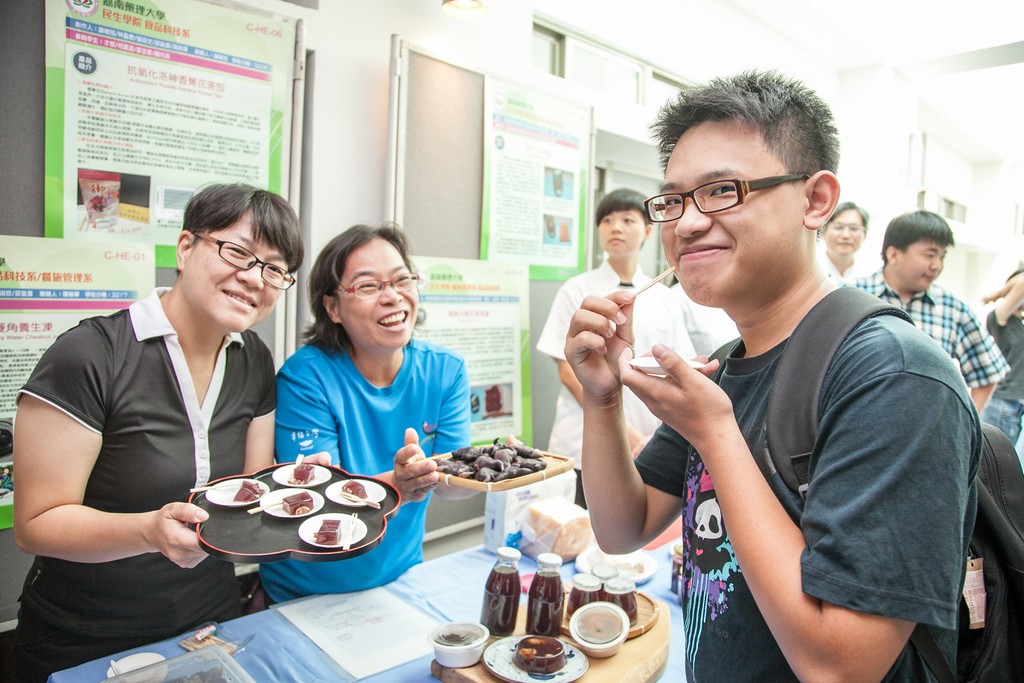 創意美食研發「菱角養生凍」