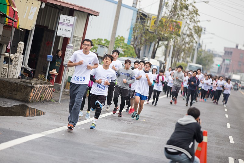 同學們路跑的情況(攝影社陳政名拍攝)