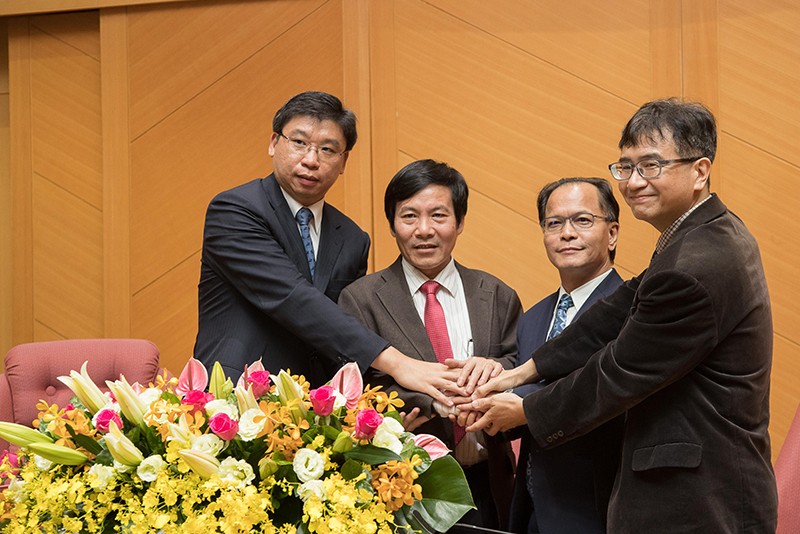 GTM主席萬孟瑋教授代表台灣，與來自越南、泰國、菲律賓產學代表共同簽署