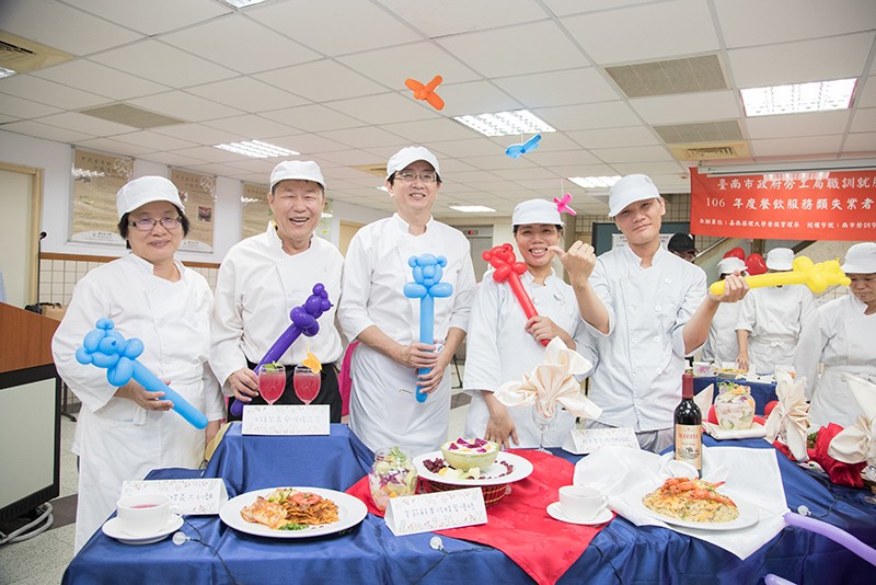 學員來自四面八方，端出一道道美味精緻的西餐料理