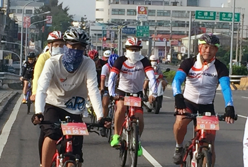 兩岸大學生藉由騎乘自行車瞭解臺灣風土民情，體驗在地文化，增進彼此情誼