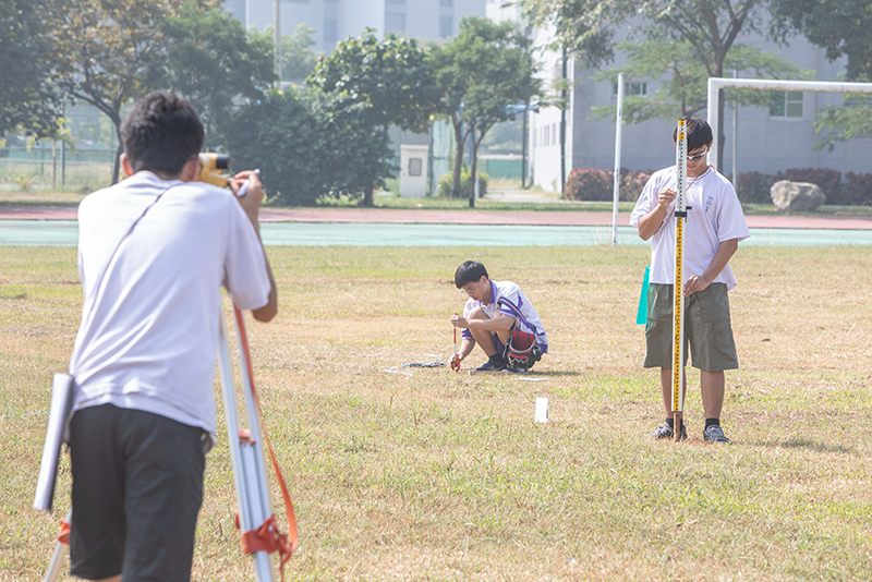 來自北中南東各地的參賽學生如火如荼展開競技(攝影社嚴利鋐拍攝)