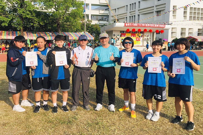 由大港國小梁校長致贈感謝狀