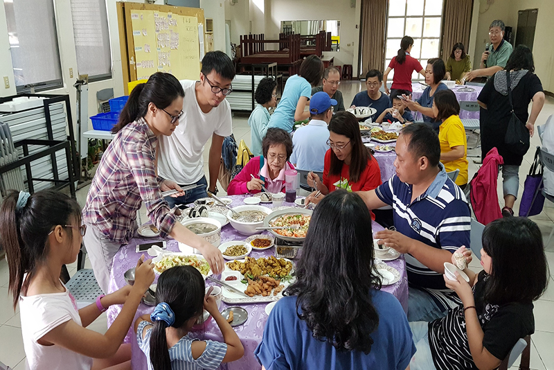 參加者享用港仔西海風鱻味餐