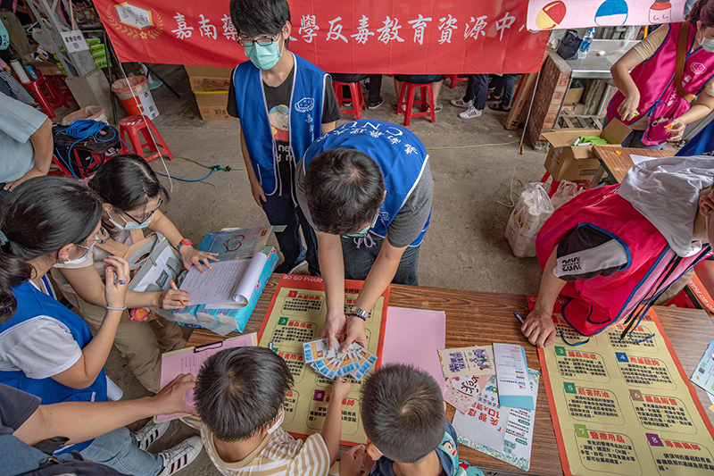 透過遊戲方式讓小朋友學習拒絕毒品的重要性