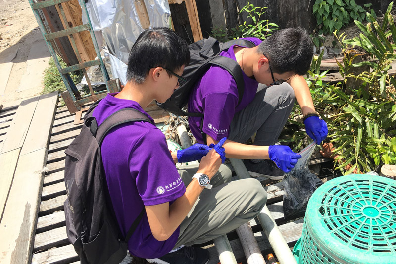 嘉藥國際志工團協助曼谷華倫坡社區進行底泥採樣