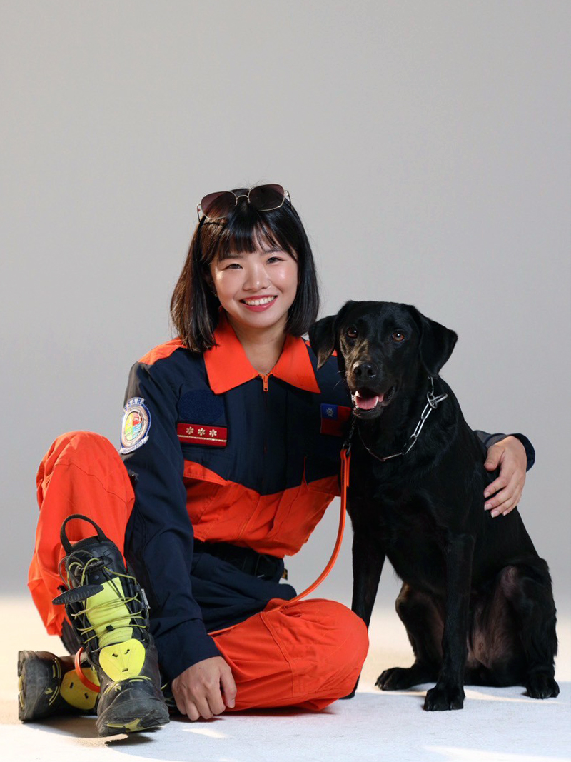胡郁涵是一名消防員也曾是領犬員，未來她將在消防領域持續探索，賦予自己新的價值