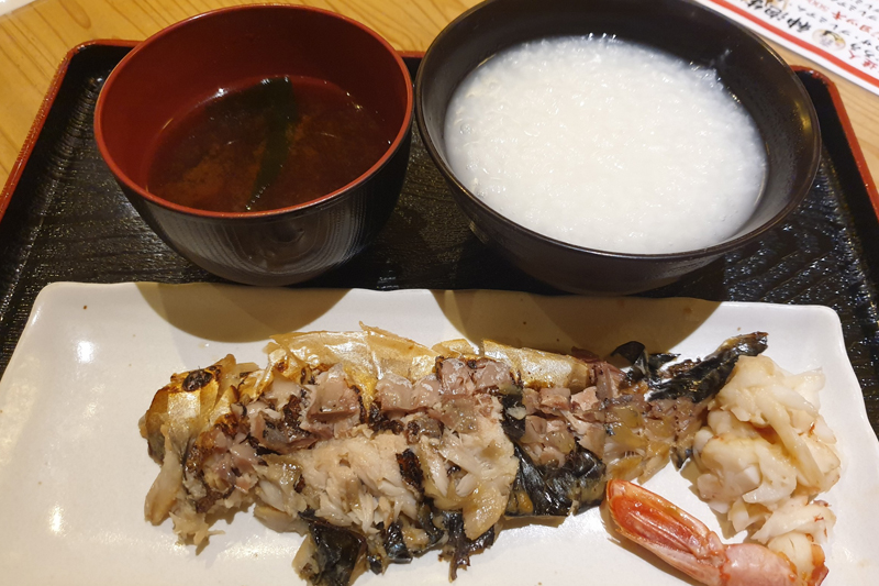「Tetsutaro Umeda Nakazakicho」餐廳提供適合長者實用的柔軟去骨魚肉餐食