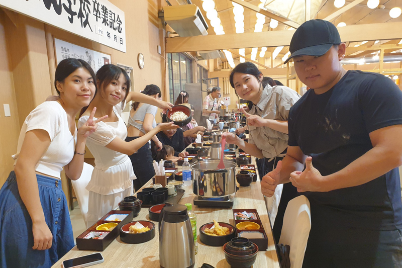 嘉藥食品科技系學生來到日本香川縣讚歧烏龍麵實作體驗