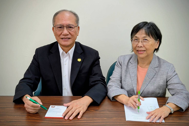 林金雄及劉桂梅是嘉藥今年年紀最長的新生
