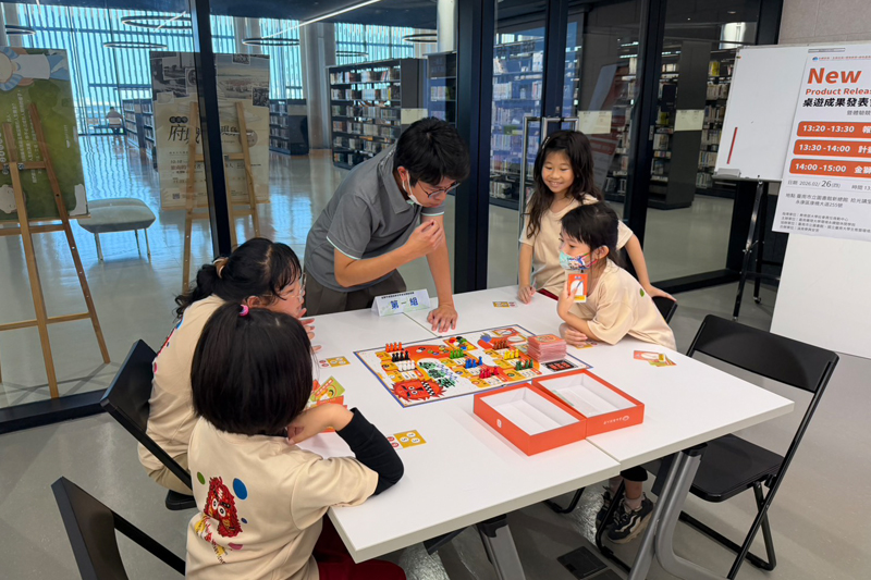 嘉藥研發金獅令—陣起時刻桌遊，引發孩童對金獅陣文化興趣