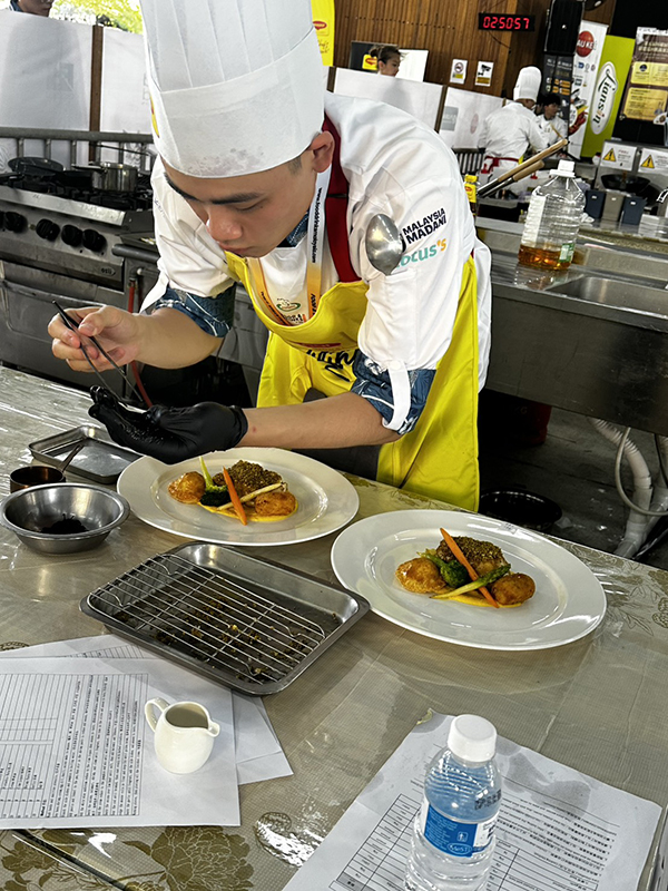 嘉藥孫明琮以海鮮「三吃」手法獲得評審青睞