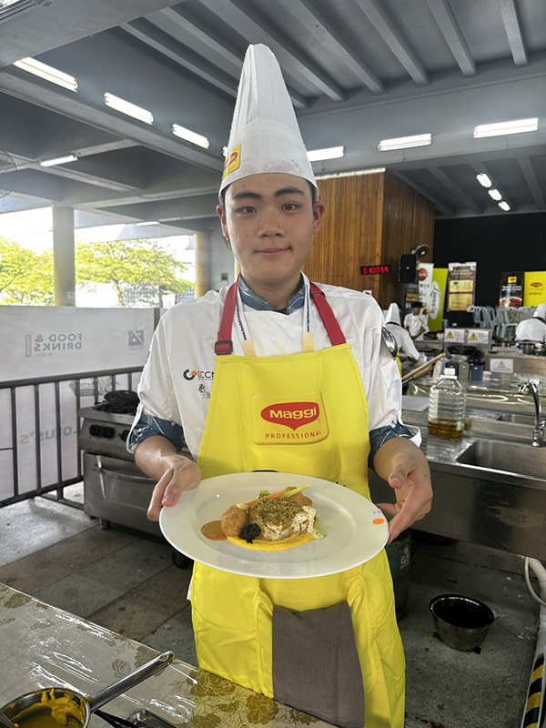 嘉藥孫明琮2026砂拉越聯盟環球廚藝挑戰賽拿下雙銀牌，海鮮項目更是銀牌最高分