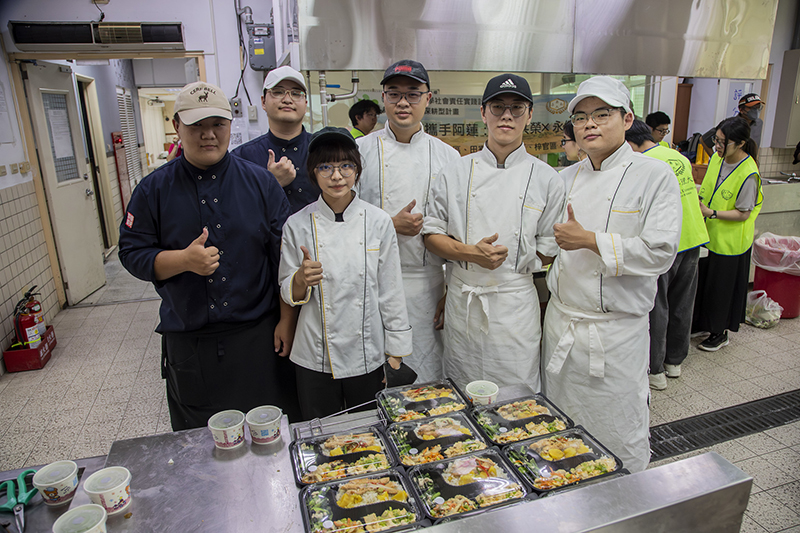 嘉藥餐旅系用在地食材奪下銀髮低碳餐盒冠軍