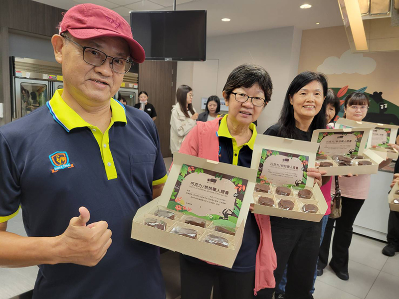 「ㄚ蓮嫂」社群製作之可可鳳梨酥成品