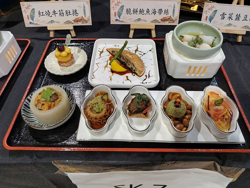 嘉藥曾楷勛老師獨創「蔥醬燒蘑菇雞肉派」(上中)奪全場最高分殊榮