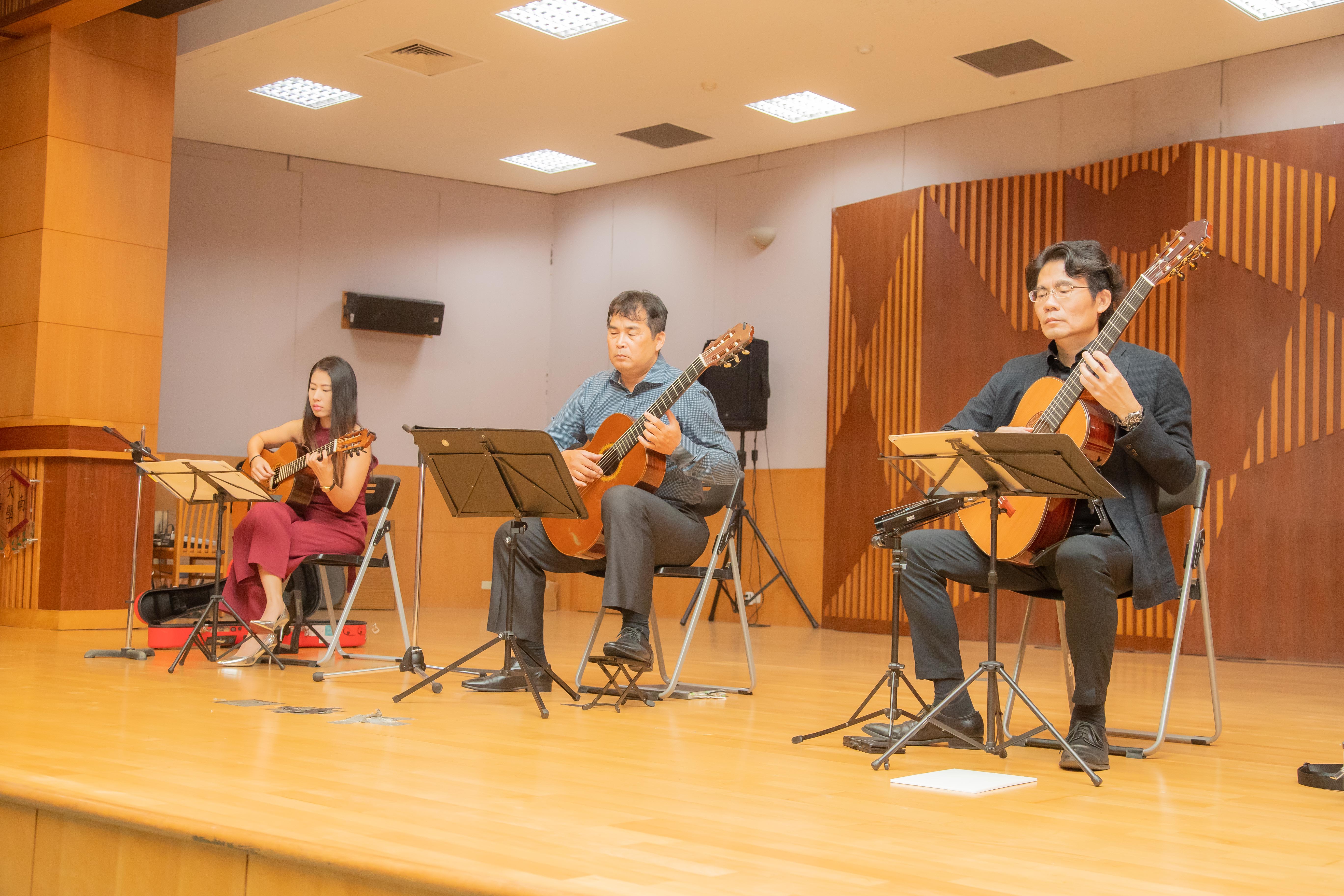 方圓之間室內樂團蔡世鴻團長、王朝弘老師、邱懷萱老師演出精彩三重奏