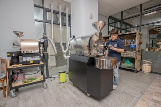 食品系咖啡工藝研究中心烘豆室