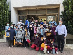 Visiting students from junior high school